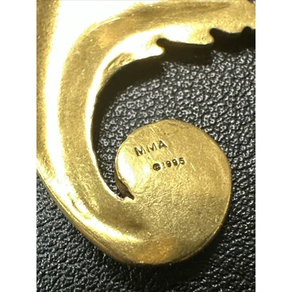 Vintage MMA 1995 Gold Tone Leaf Pin Metropolitan Museum of Art - Picture 3 of 3